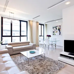 https://homeinmilano-duomo.italymilanhotels.net