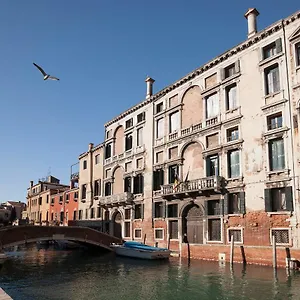 https://appartamenti-palazzo-foscarini.hotelinveneto.com